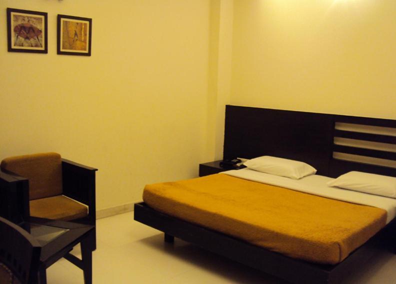 Aman Deluxe Hotel New Delhi Exterior photo