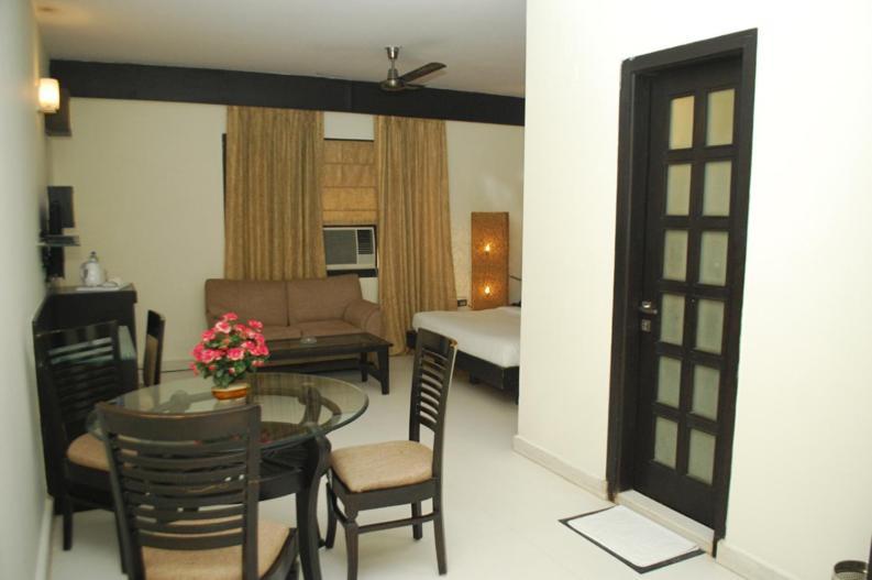 Aman Deluxe Hotel New Delhi Exterior photo