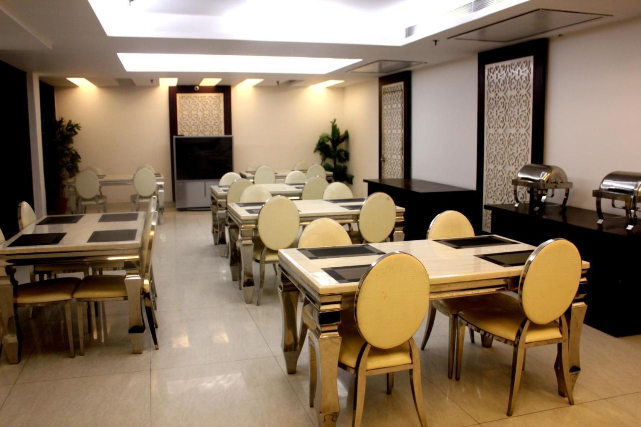 Aman Deluxe Hotel New Delhi Exterior photo