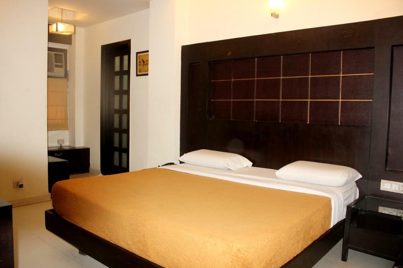 Aman Deluxe Hotel New Delhi Exterior photo